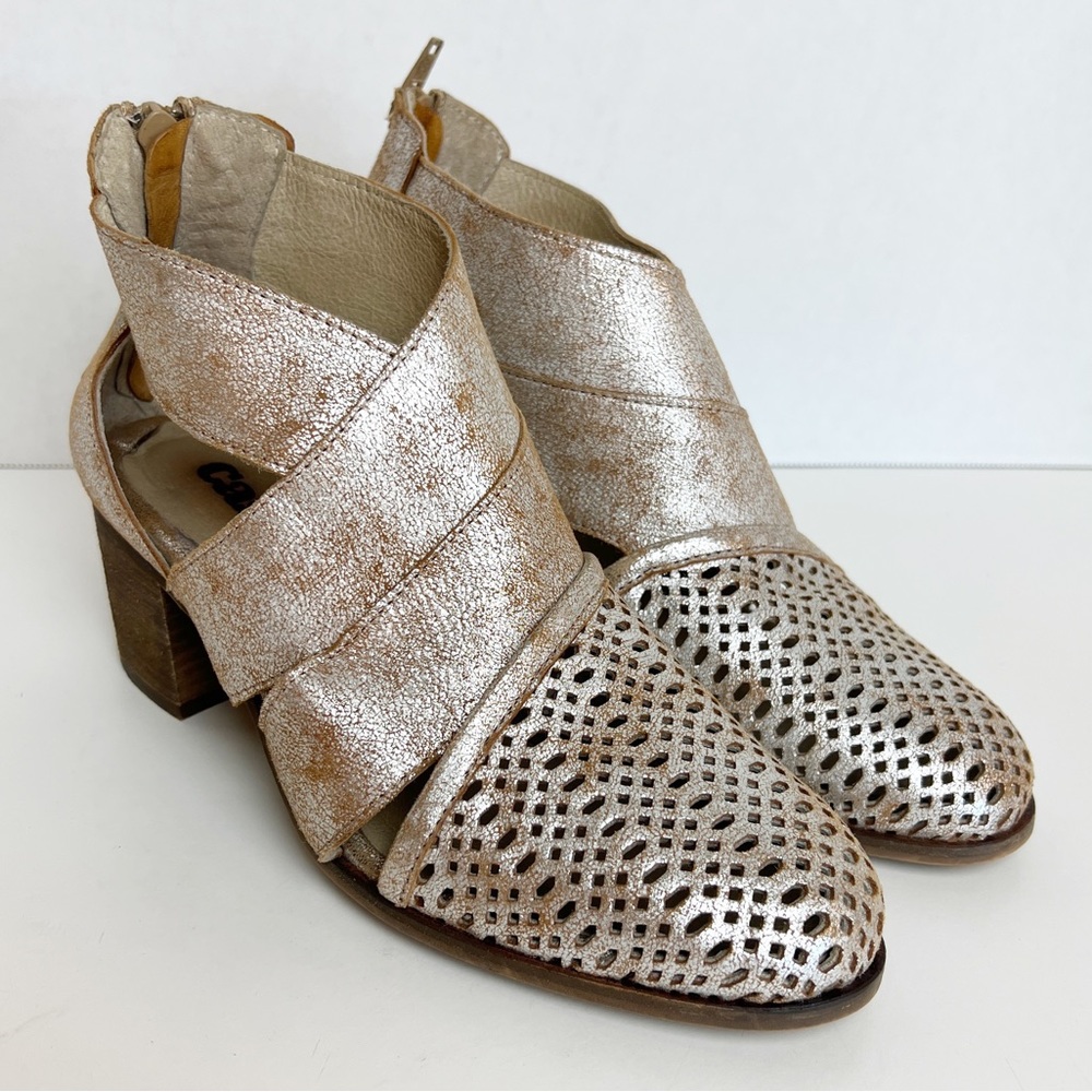 β’CASTAβ’ Coates Perforated Heeled Bootie in Silver Leatherβ Size EU 37